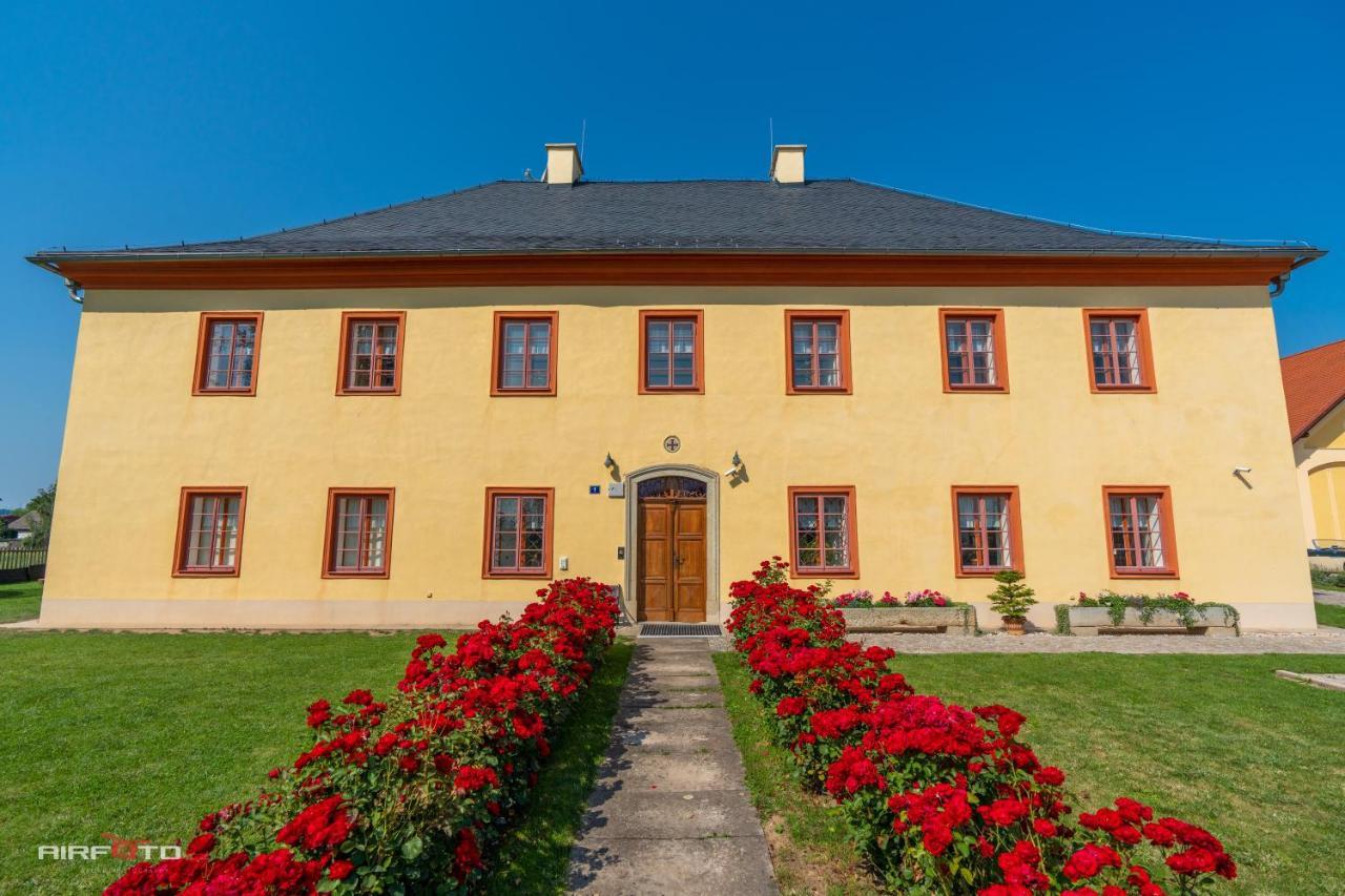 Penzion Na Fare Dubenec Exterior photo